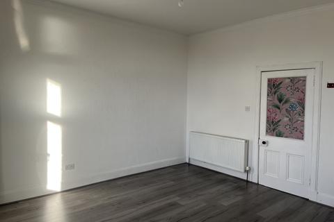 2 bedroom flat to rent, Kirkwood Place, Girvan KA26