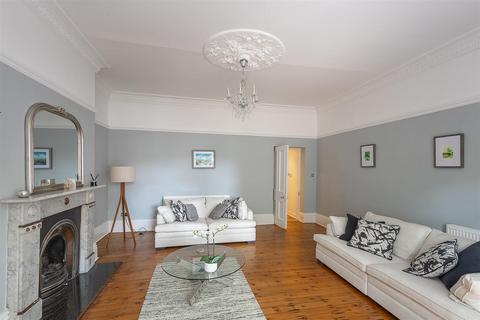 2 bedroom flat for sale, West Avenue, Gosforth, Newcastle upon Tyne