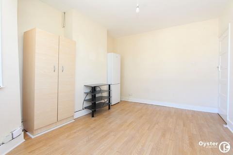 3 bedroom apartment to rent, Malvern Gardens, Harrow, HA3