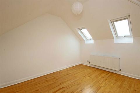 2 bedroom flat for sale, Stanley Road, Teddington TW11