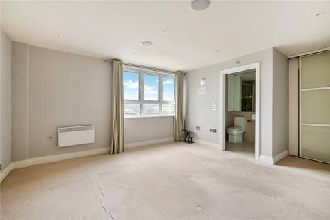 3 bedroom penthouse to rent, St. Davids Square, London, E14