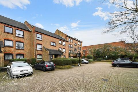 2 bedroom apartment for sale, Horseshoe Close, London, E14