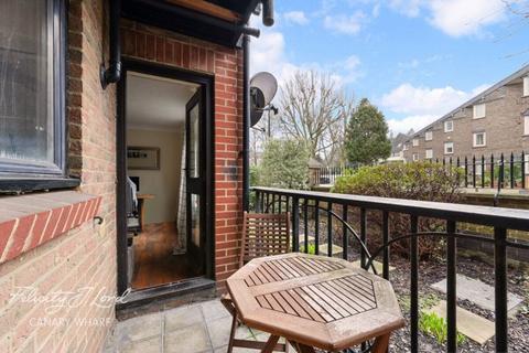 30 Horseshoe Close, London, E14 3EP