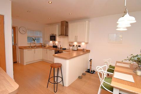 3 bedroom chalet for sale, Cheshunt Close, Meopham, Gravesend, DA13