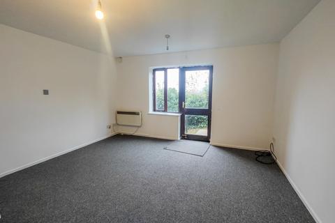 2 bedroom flat to rent, 75, Hattersfield Close, Belvedere, DA17