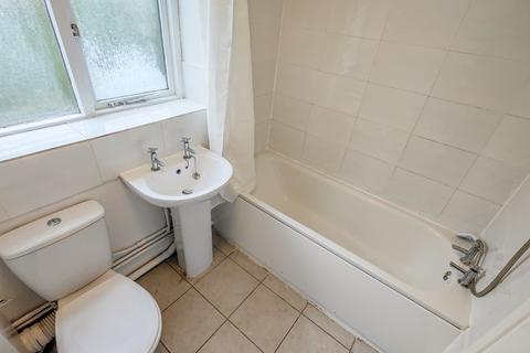 2 bedroom flat to rent, 75, Hattersfield Close, Belvedere, DA17