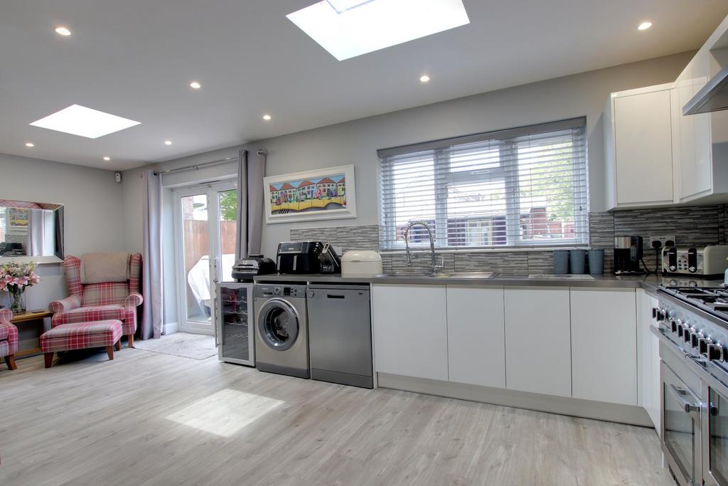 Kitchen/family room