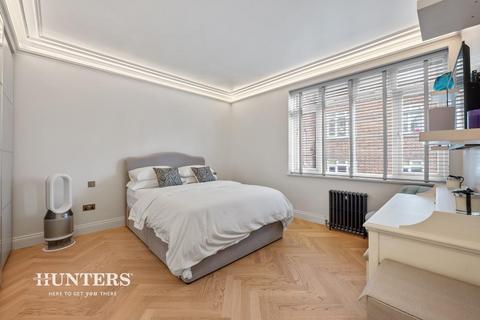 2 bedroom flat for sale, Greville Place, London