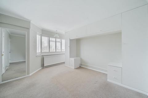 3 bedroom apartment to rent, Queens Road,  Richmond,  TW10