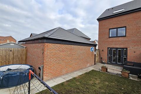 4 bedroom semi-detached house for sale, Chapel Lane, Bingham