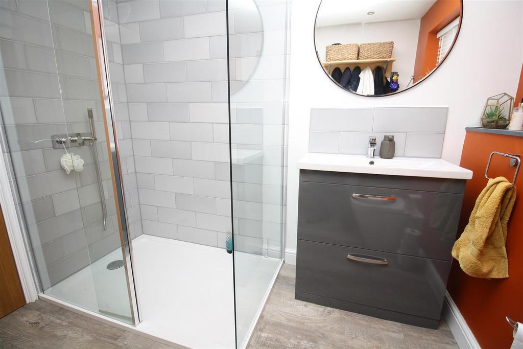 Grond floor shower room