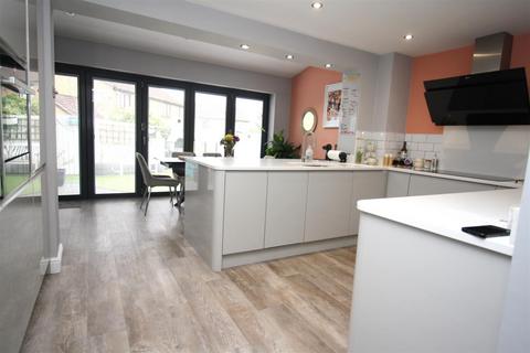 52 Bantock Close, Browns Wood, Milton Keynes, MK7 8DS