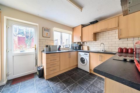 2 bedroom terraced house for sale, Thatcham Court, Yeovil