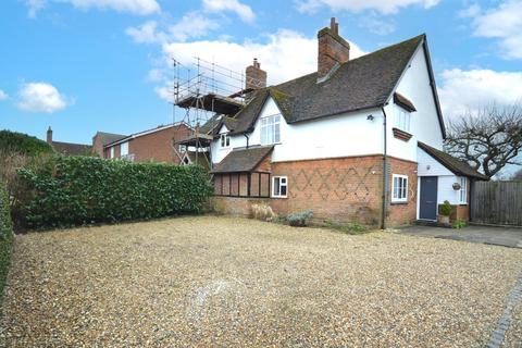 3 bedroom cottage for sale, Aylesbury Road, Aylesbury HP22