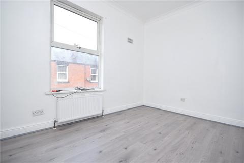 2 bedroom terraced house to rent, West Street, Wakefield, West Yorkshire