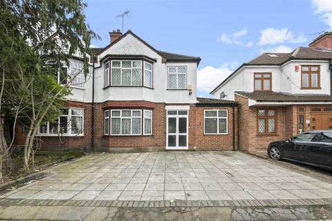 5 bedroom semi-detached house for sale, Wimborne Avenue, Southall UB2