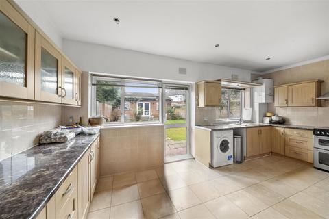 5 bedroom semi-detached house for sale, Wimborne Avenue, Southall UB2