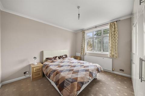 6 Wimborne Avenue, Southall, UB2 4HB