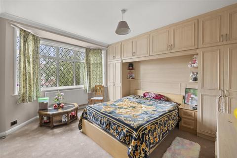 6 Wimborne Avenue, Southall, UB2 4HB