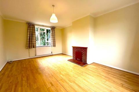 3 bedroom house to rent, Queen Mary Avenue, Camberley GU15