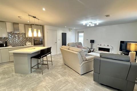 undefined, Llwyncelyn, Capel Hendre, Ammanford