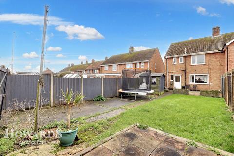 3 bedroom semi-detached house for sale, Mimosa Walk, Lowestoft