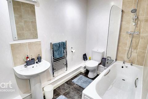 2 bedroom flat for sale, Priestgate, Peterborough