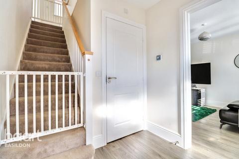 3 bedroom detached house for sale, Dixon Mews, Langdon Hills