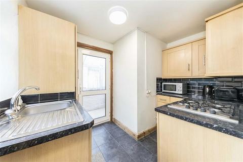 3 bedroom terraced house for sale, Kirkside Road, London SE3