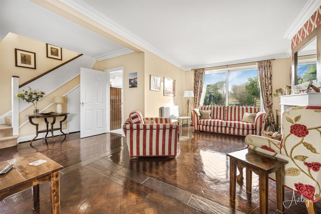 Another Aspect Of The Lounge