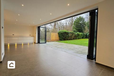 6 bedroom detached house to rent, Barons Hurst, Epsom KT18