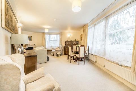 undefined, Heathside, Weybridge KT13
