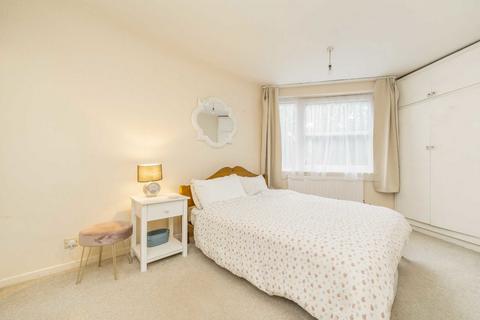 undefined, Heathside, Weybridge KT13