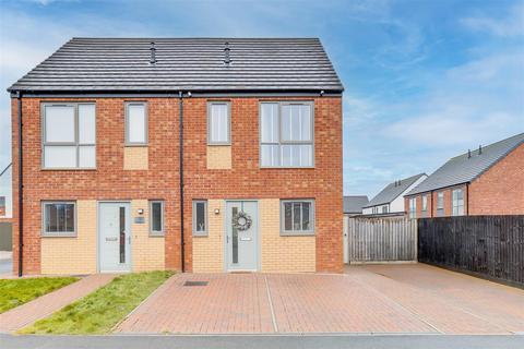 2 bedroom semi-detached house for sale, Harker Close, Hucknall NG15