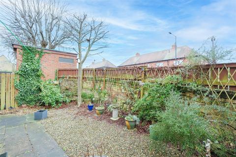 2 bedroom semi-detached house for sale, Aismunderby Close, Ripon