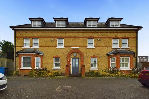 2 bedroom flat for sale, 11a Manor Grove, Beckenham, Kent, BR3