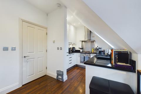 2 bedroom flat for sale, 11a Manor Grove, Beckenham, Kent, BR3