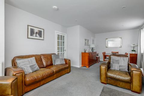 18 Comiston View, Edinburgh, EH10 6LP