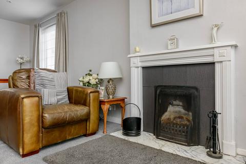 18 Comiston View, Edinburgh, EH10 6LP