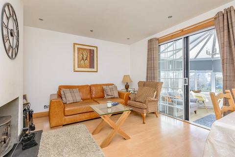 18 Comiston View, Edinburgh, EH10 6LP