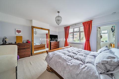 4 bedroom semi-detached house for sale, Farnaby Road, Bromley