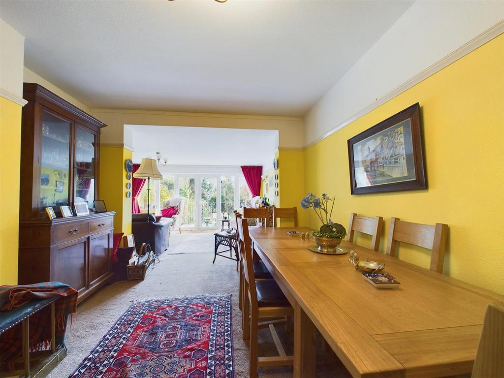 Extended lounge/ Dining room