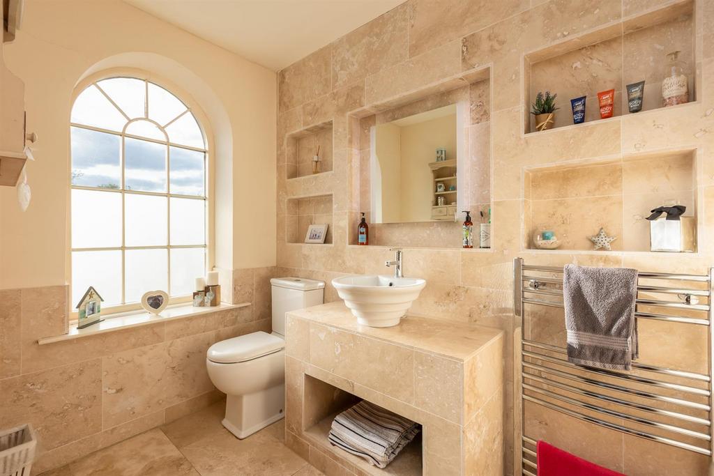 Bedroom 2 en suite