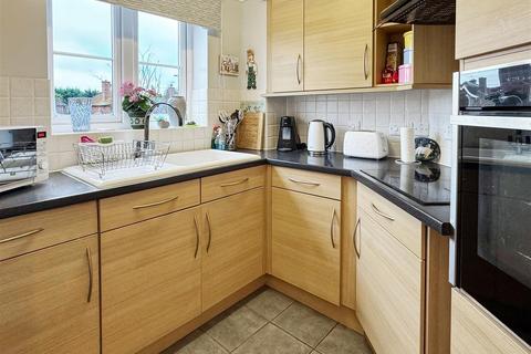 2 bedroom apartment for sale, Church Street, Littlehampton BN17