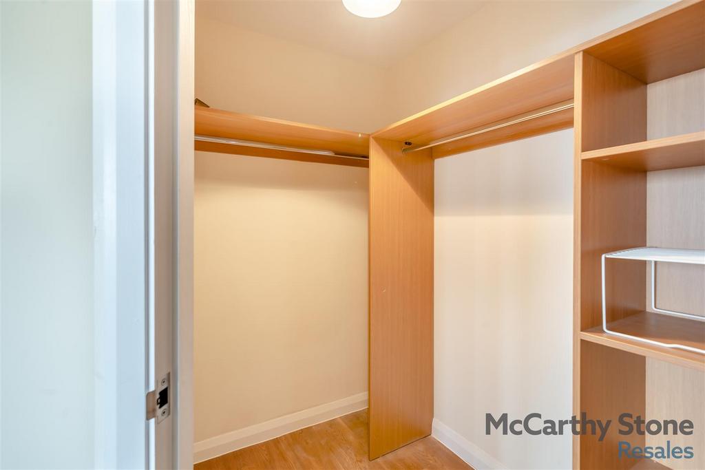 8635949-interior16.jpg