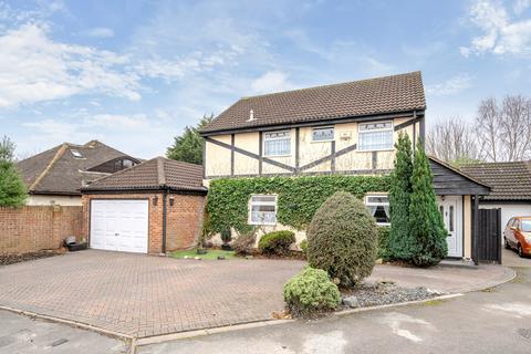 4 bedroom detached house for sale, Francombe Gardens, Romford RM1