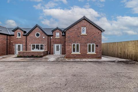 4 bedroom semi-detached house for sale, Kenyon Lane, Lowton, Warrington, Greater Manchester, WA3 1LQ