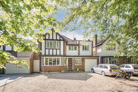 The Avenue, Sunbury-On-Thames TW16