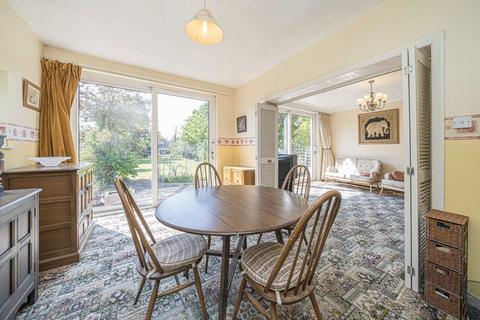 undefined, The Avenue, Sunbury-On-Thames TW16