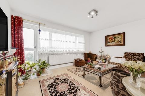 3 bedroom flat for sale, Clayponds Gardens, London, W5